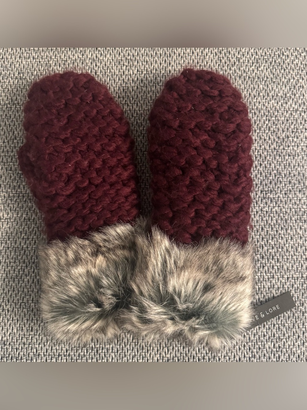 Love & Lore by Indigo Grande Purl Mittens Merlot Faux Fur Cuff NWT